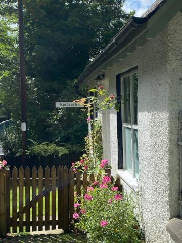 Cobbler'S Cottage At Kindrochet, Strathtay Pitlochry Bagian luar foto